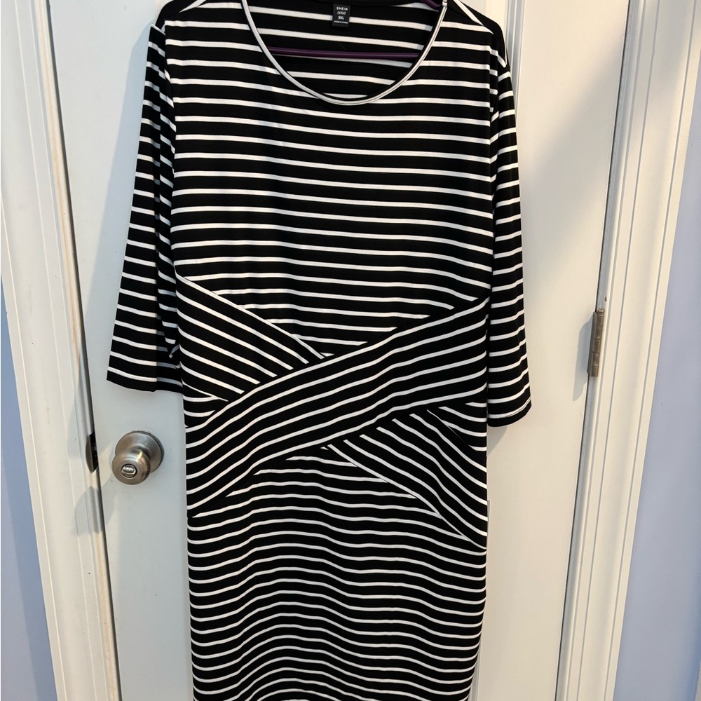 SHEIN Black and White Long Sleeve Dress